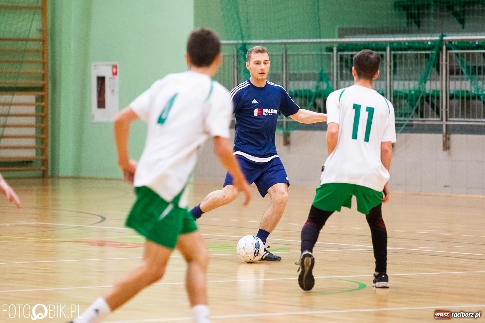 Zdjęcie w galerii na portalu naszraciborz.pl: HLPN. Obrońca tytułu utarł nosa Fryzjerom wiadomości z regionu