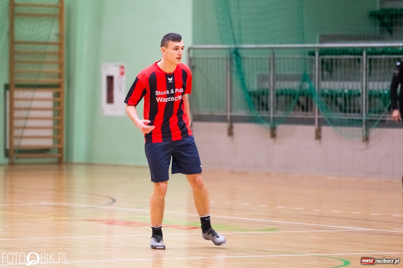 Zdjęcie w galerii na portalu naszraciborz.pl: HLPN. Obrońca tytułu utarł nosa Fryzjerom wiadomości z regionu