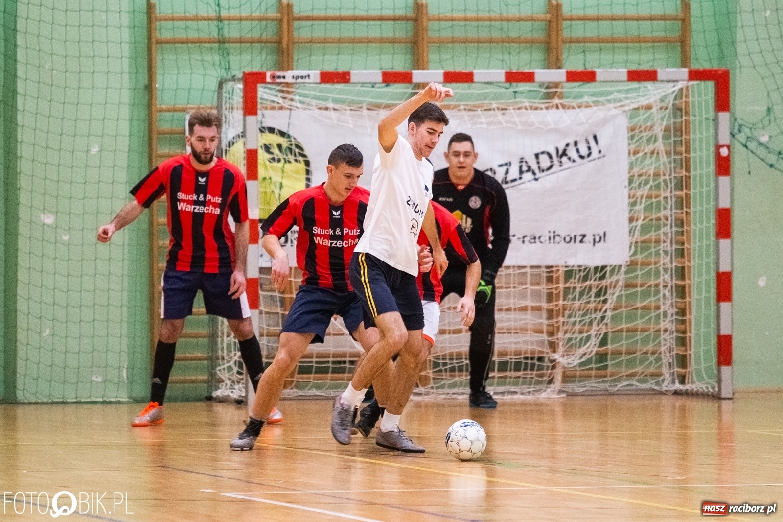Zdjęcie w galerii na portalu naszraciborz.pl: HLPN. Obrońca tytułu utarł nosa Fryzjerom wiadomości z regionu