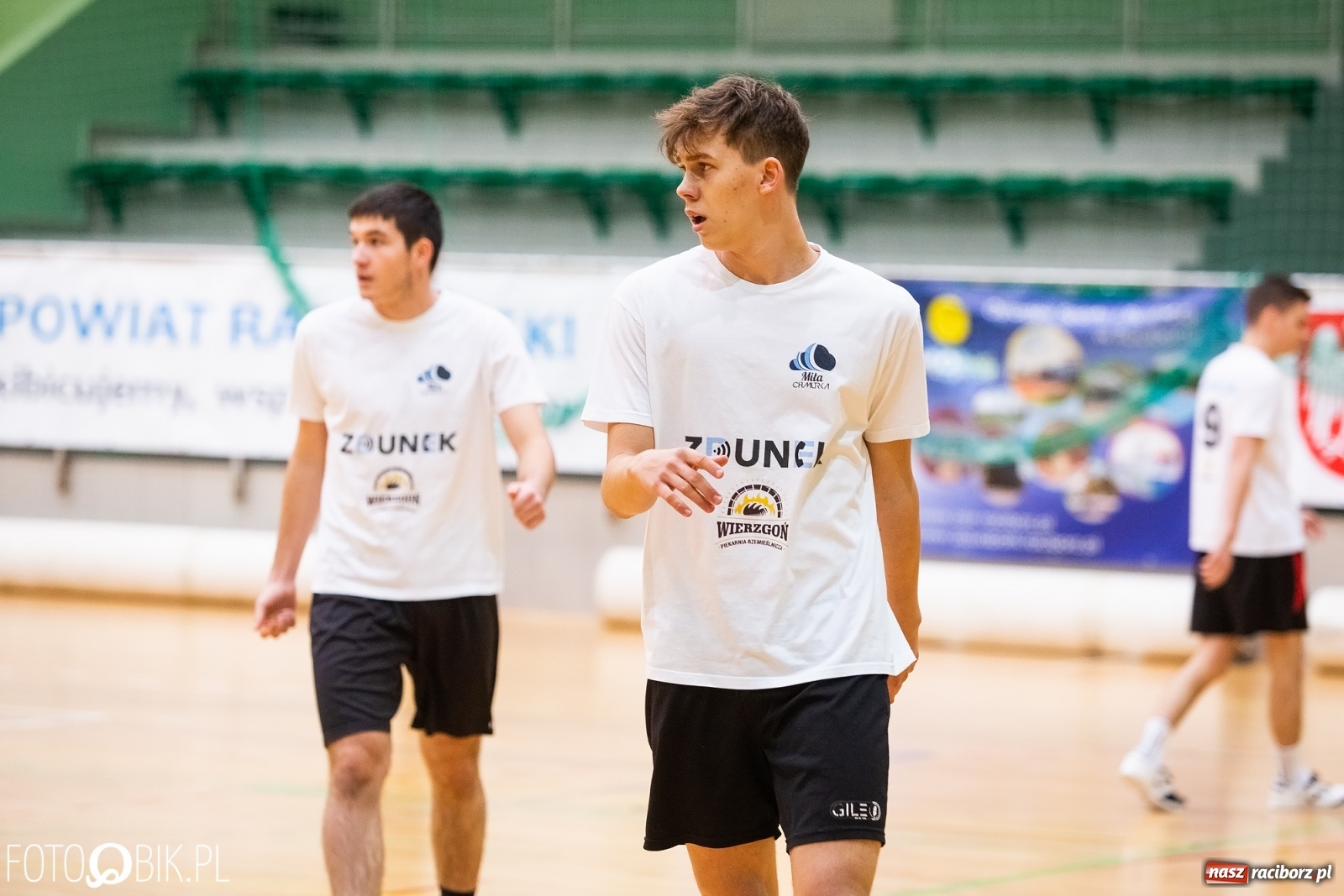 Zdjęcie w galerii na portalu naszraciborz.pl: HLPN. Obrońca tytułu utarł nosa Fryzjerom wiadomości z regionu