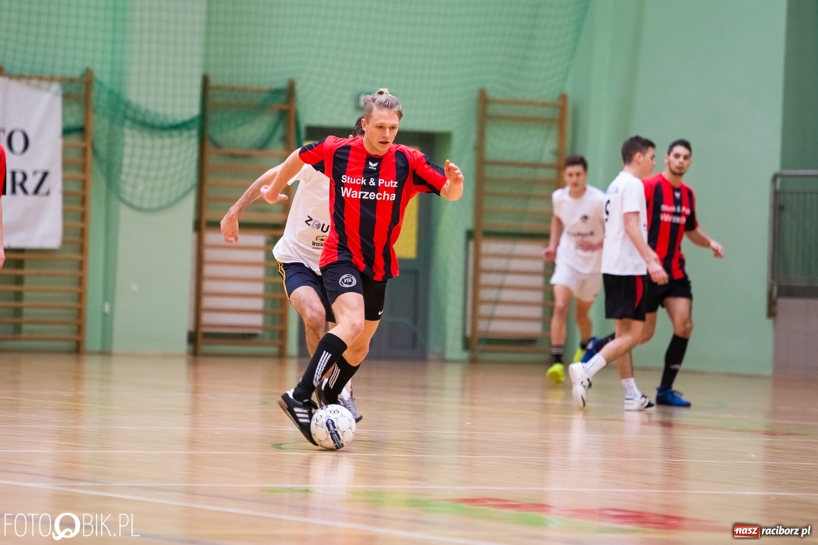 Zdjęcie w galerii na portalu naszraciborz.pl: HLPN. Obrońca tytułu utarł nosa Fryzjerom wiadomości z regionu