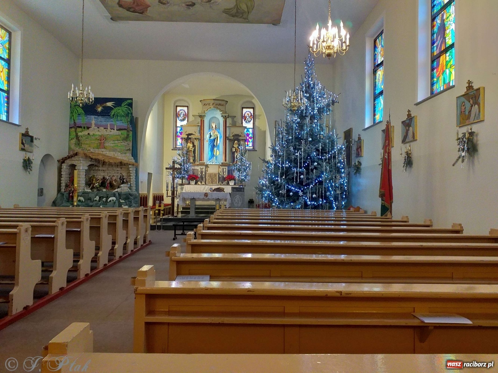Zdjęcie w galerii na portalu naszraciborz.pl: Żywa szopka w Kobyli aż do Trzech Króli  wiadomości z regionu