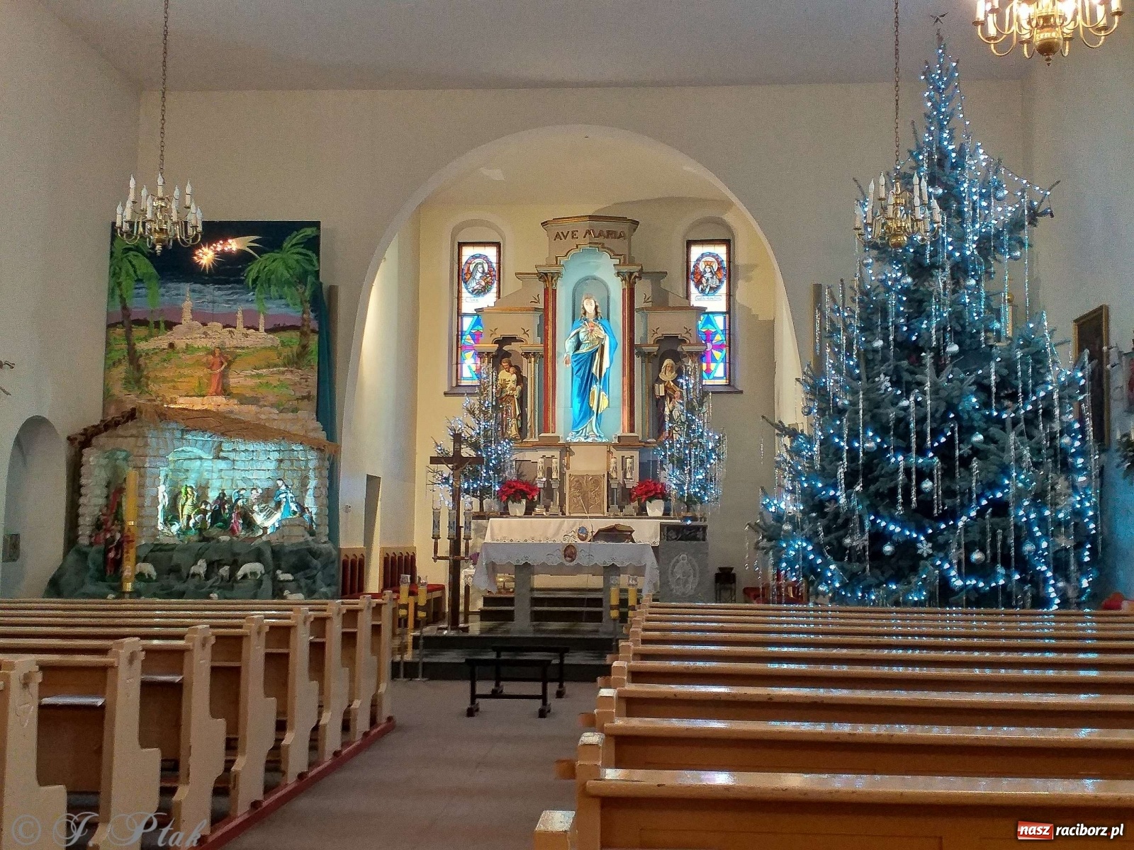 Zdjęcie w galerii na portalu naszraciborz.pl: Żywa szopka w Kobyli aż do Trzech Króli  wiadomości z regionu