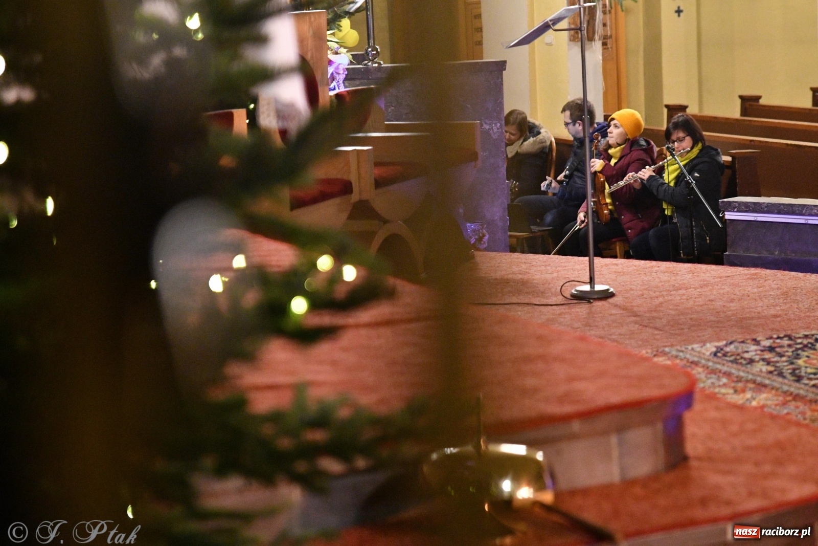 Zdjęcie w galerii na portalu naszraciborz.pl: W centrum jest tylko i wyłącznie Bóg  wiadomości z regionu