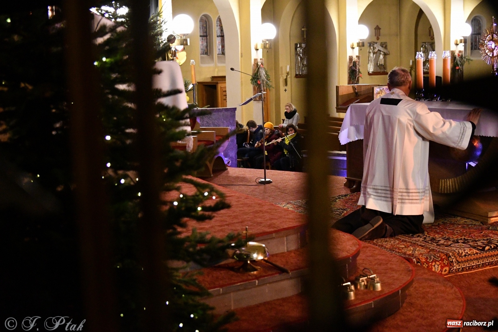 Zdjęcie w galerii na portalu naszraciborz.pl: W centrum jest tylko i wyłącznie Bóg  wiadomości z regionu