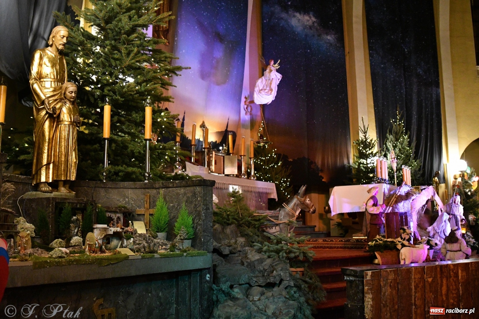 Zdjęcie w galerii na portalu naszraciborz.pl: W centrum jest tylko i wyłącznie Bóg  wiadomości z regionu