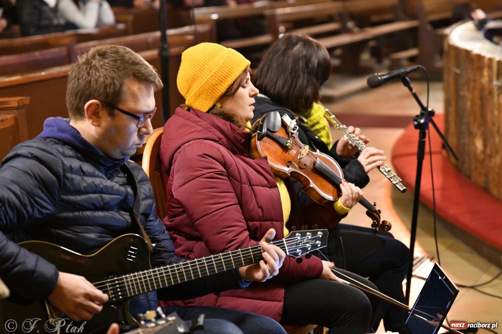 Zdjęcie w galerii na portalu naszraciborz.pl: W centrum jest tylko i wyłącznie Bóg  wiadomości z regionu