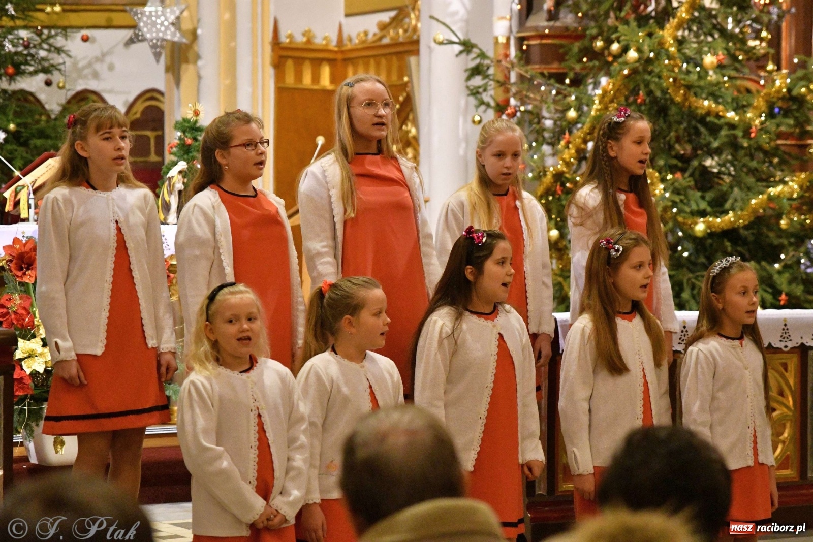 Zdjęcie w galerii na portalu naszraciborz.pl: Kolędy i pastorałki zabrzmiały w świętojańskiej świątyni [FOTO i WIDEO] wiadomości z regionu