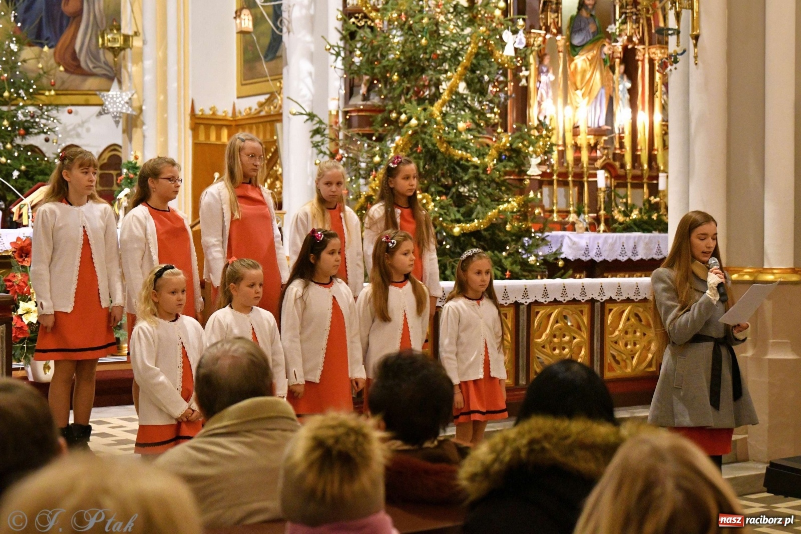 Zdjęcie w galerii na portalu naszraciborz.pl: Kolędy i pastorałki zabrzmiały w świętojańskiej świątyni [FOTO i WIDEO] wiadomości z regionu
