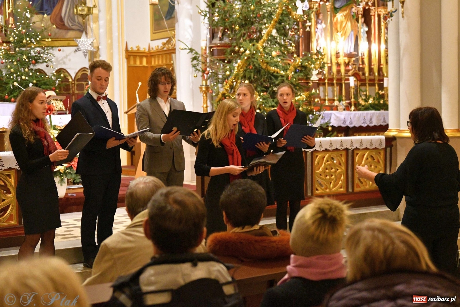 Zdjęcie w galerii na portalu naszraciborz.pl: Kolędy i pastorałki zabrzmiały w świętojańskiej świątyni [FOTO i WIDEO] wiadomości z regionu