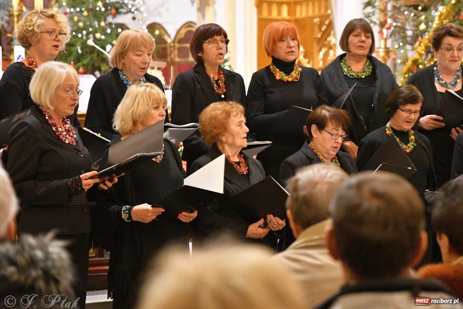 Zdjęcie w galerii na portalu naszraciborz.pl: Kolędy i pastorałki zabrzmiały w świętojańskiej świątyni [FOTO i WIDEO] wiadomości z regionu