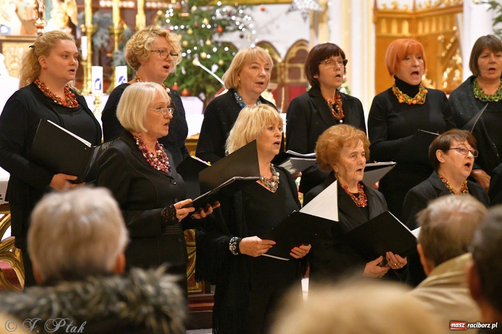 Zdjęcie w galerii na portalu naszraciborz.pl: Kolędy i pastorałki zabrzmiały w świętojańskiej świątyni [FOTO i WIDEO] wiadomości z regionu
