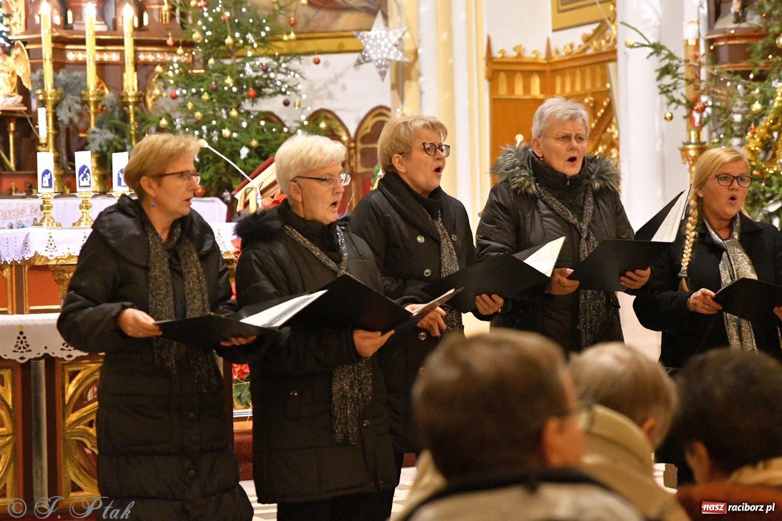 Zdjęcie w galerii na portalu naszraciborz.pl: Kolędy i pastorałki zabrzmiały w świętojańskiej świątyni [FOTO i WIDEO] wiadomości z regionu