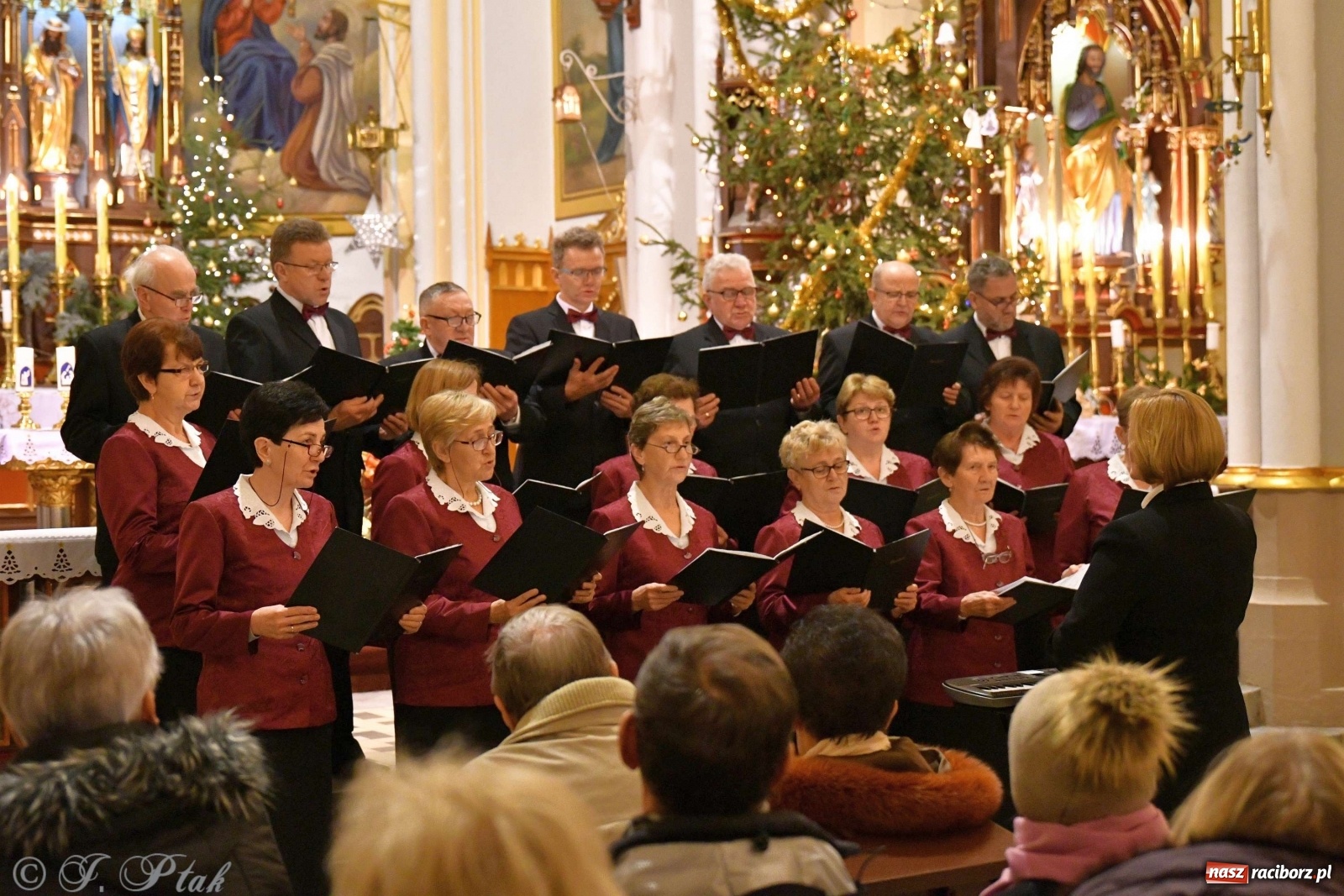 Zdjęcie w galerii na portalu naszraciborz.pl: Kolędy i pastorałki zabrzmiały w świętojańskiej świątyni [FOTO i WIDEO] wiadomości z regionu