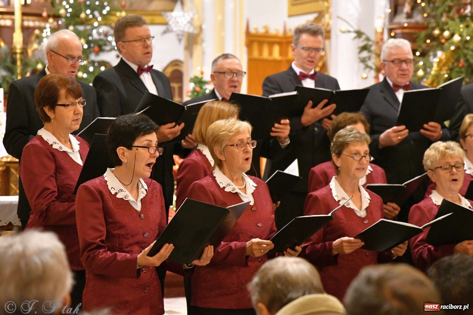Zdjęcie w galerii na portalu naszraciborz.pl: Kolędy i pastorałki zabrzmiały w świętojańskiej świątyni [FOTO i WIDEO] wiadomości z regionu