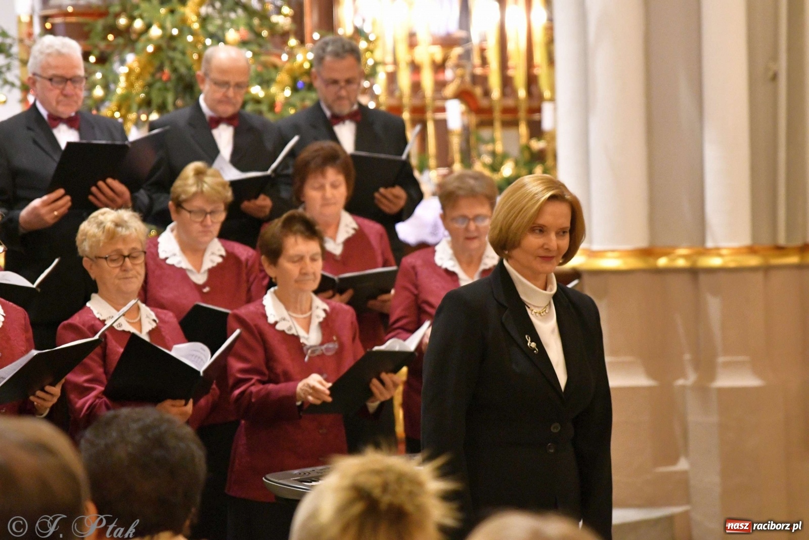Zdjęcie w galerii na portalu naszraciborz.pl: Kolędy i pastorałki zabrzmiały w świętojańskiej świątyni [FOTO i WIDEO] wiadomości z regionu