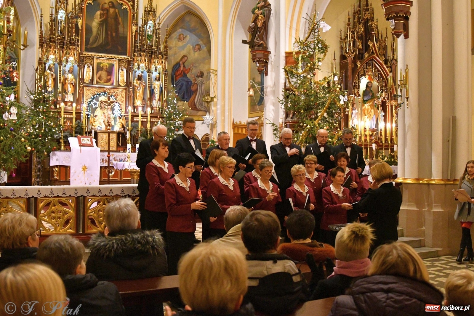 Zdjęcie w galerii na portalu naszraciborz.pl: Kolędy i pastorałki zabrzmiały w świętojańskiej świątyni [FOTO i WIDEO] wiadomości z regionu