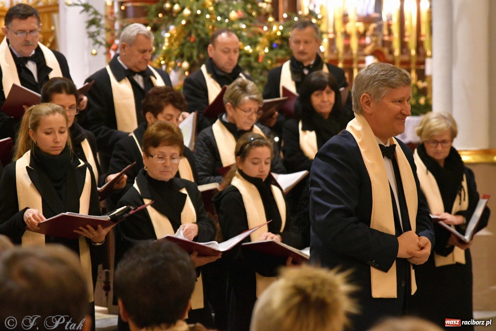 Zdjęcie w galerii na portalu naszraciborz.pl: Kolędy i pastorałki zabrzmiały w świętojańskiej świątyni [FOTO i WIDEO] wiadomości z regionu