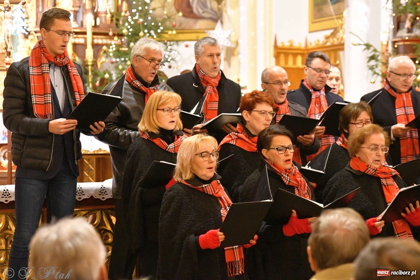 Zdjęcie w galerii na portalu naszraciborz.pl: Kolędy i pastorałki zabrzmiały w świętojańskiej świątyni [FOTO i WIDEO] wiadomości z regionu