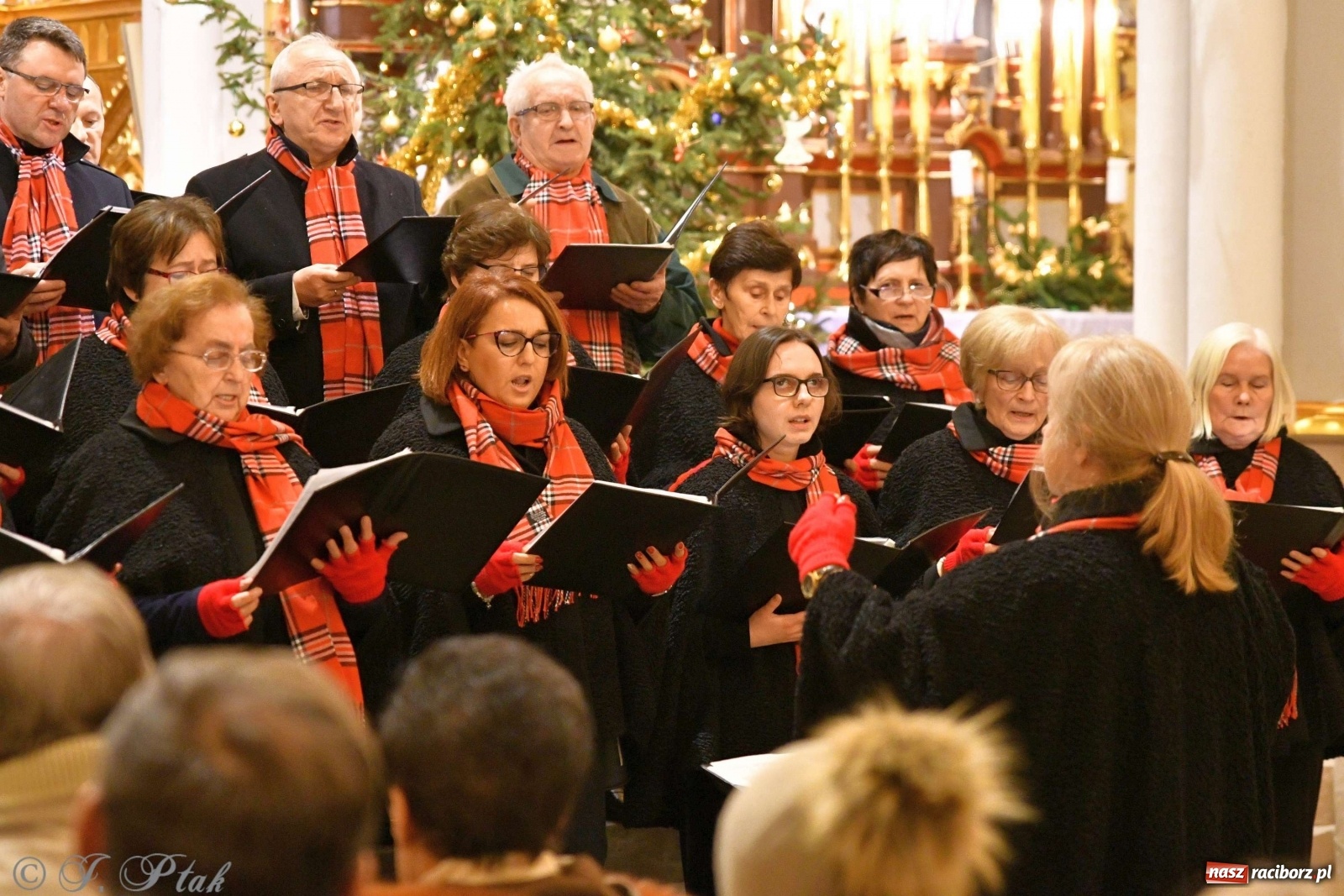 Zdjęcie w galerii na portalu naszraciborz.pl: Kolędy i pastorałki zabrzmiały w świętojańskiej świątyni [FOTO i WIDEO] wiadomości z regionu