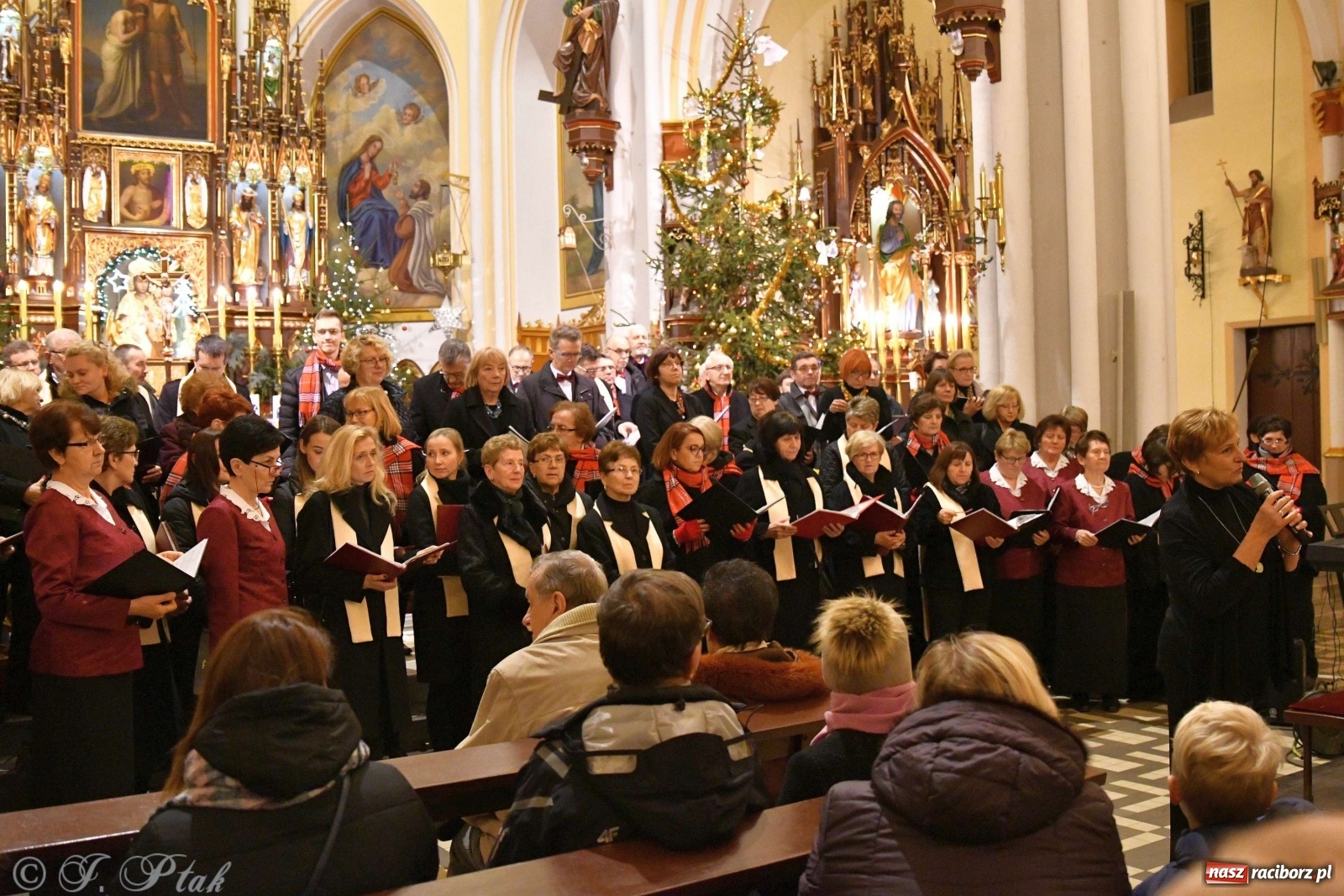 Zdjęcie w galerii na portalu naszraciborz.pl: Kolędy i pastorałki zabrzmiały w świętojańskiej świątyni [FOTO i WIDEO] wiadomości z regionu