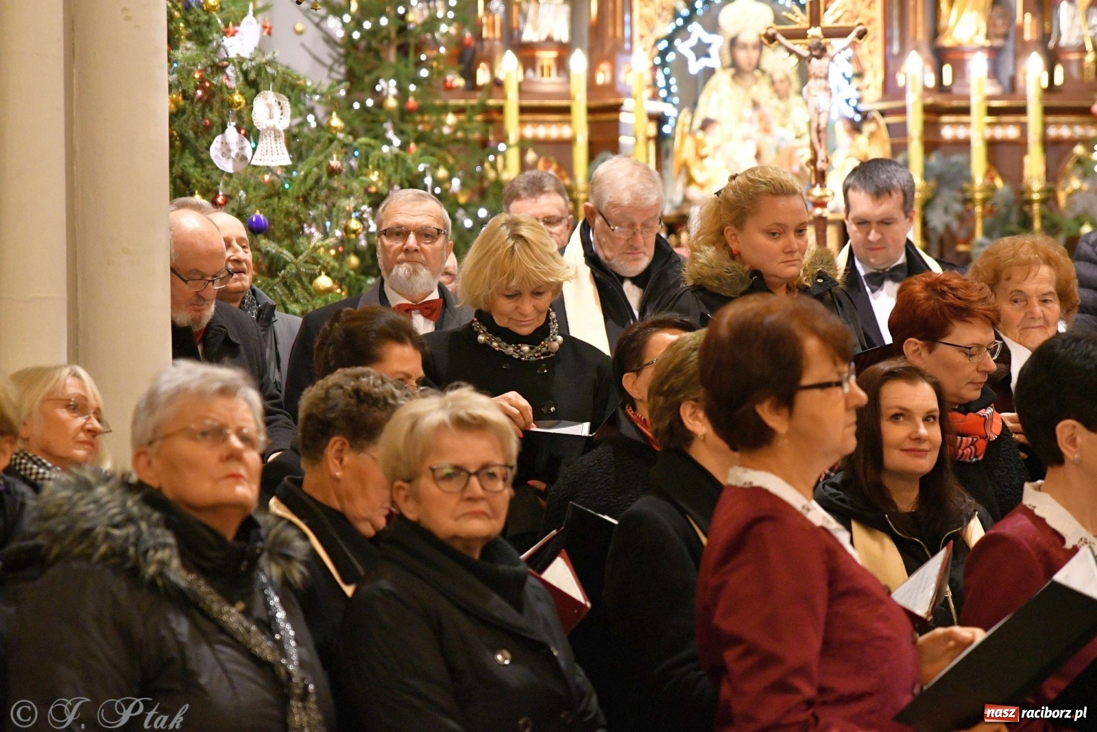Zdjęcie w galerii na portalu naszraciborz.pl: Kolędy i pastorałki zabrzmiały w świętojańskiej świątyni [FOTO i WIDEO] wiadomości z regionu
