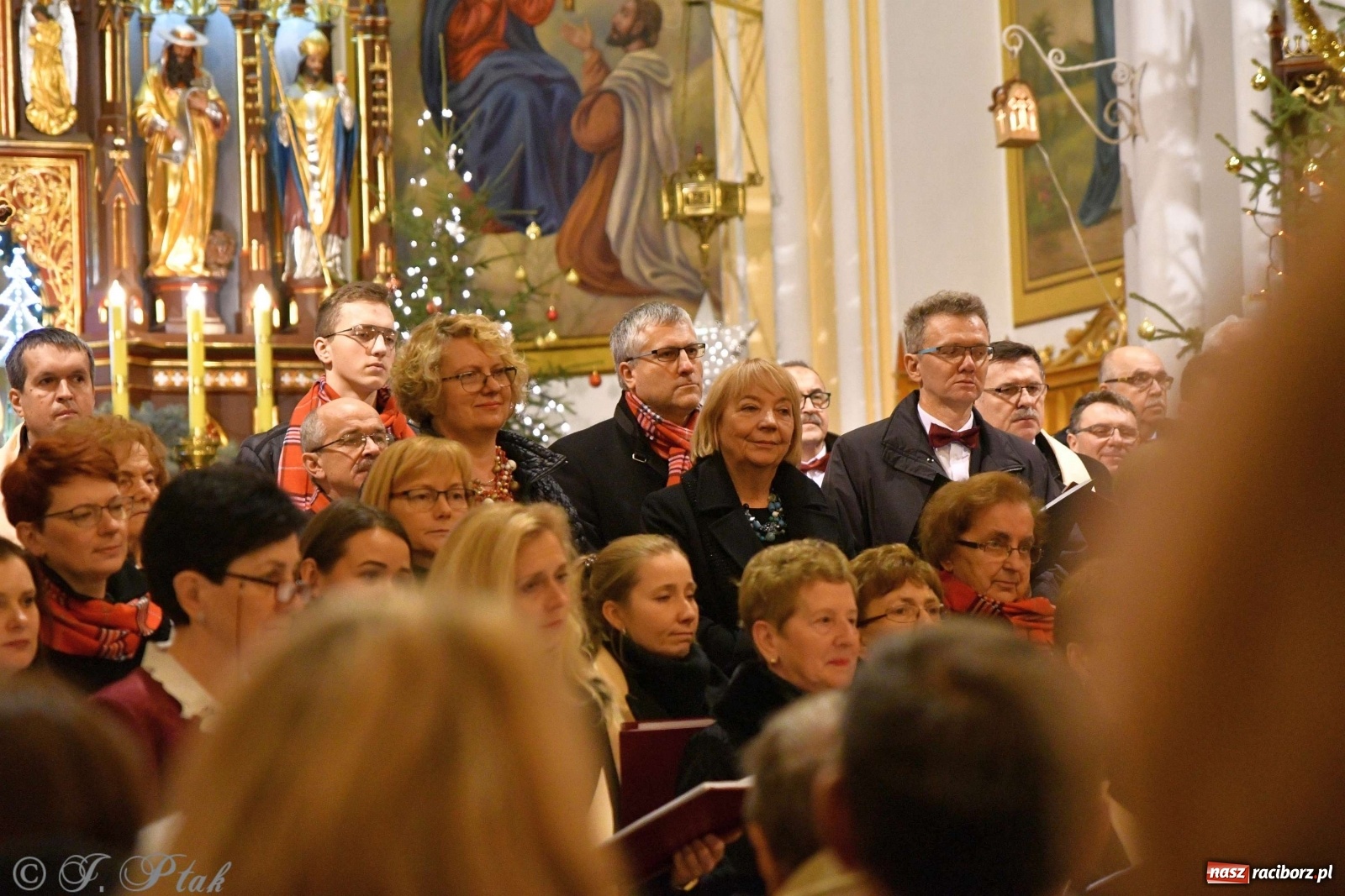 Zdjęcie w galerii na portalu naszraciborz.pl: Kolędy i pastorałki zabrzmiały w świętojańskiej świątyni [FOTO i WIDEO] wiadomości z regionu