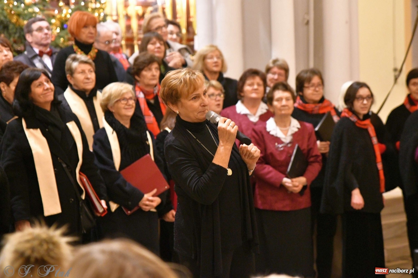 Zdjęcie w galerii na portalu naszraciborz.pl: Kolędy i pastorałki zabrzmiały w świętojańskiej świątyni [FOTO i WIDEO] wiadomości z regionu