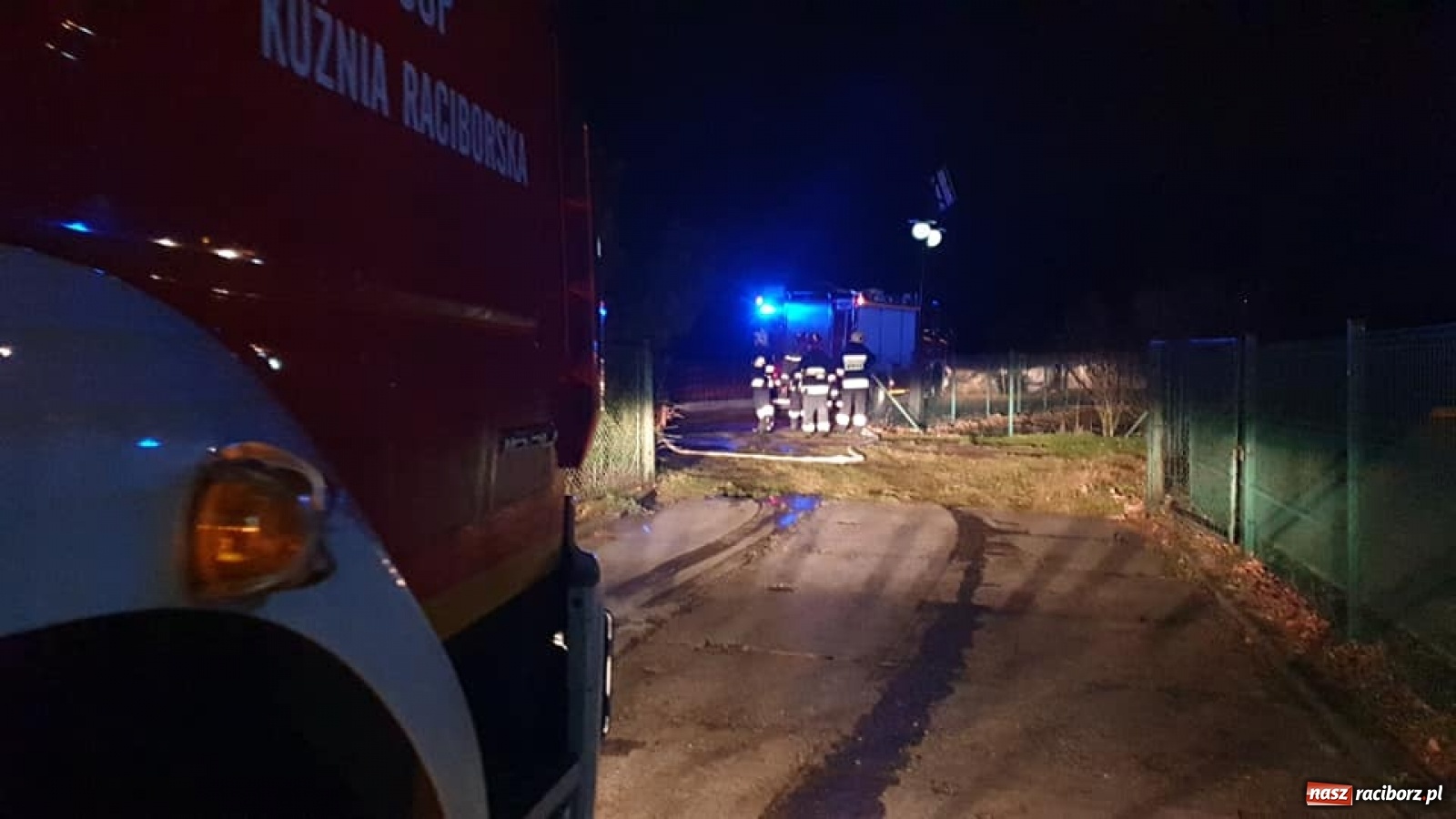 Zdjęcie w galerii na portalu naszraciborz.pl: Pożar domu w Nędzy na Drzymały [FOTO] wiadomości z regionu