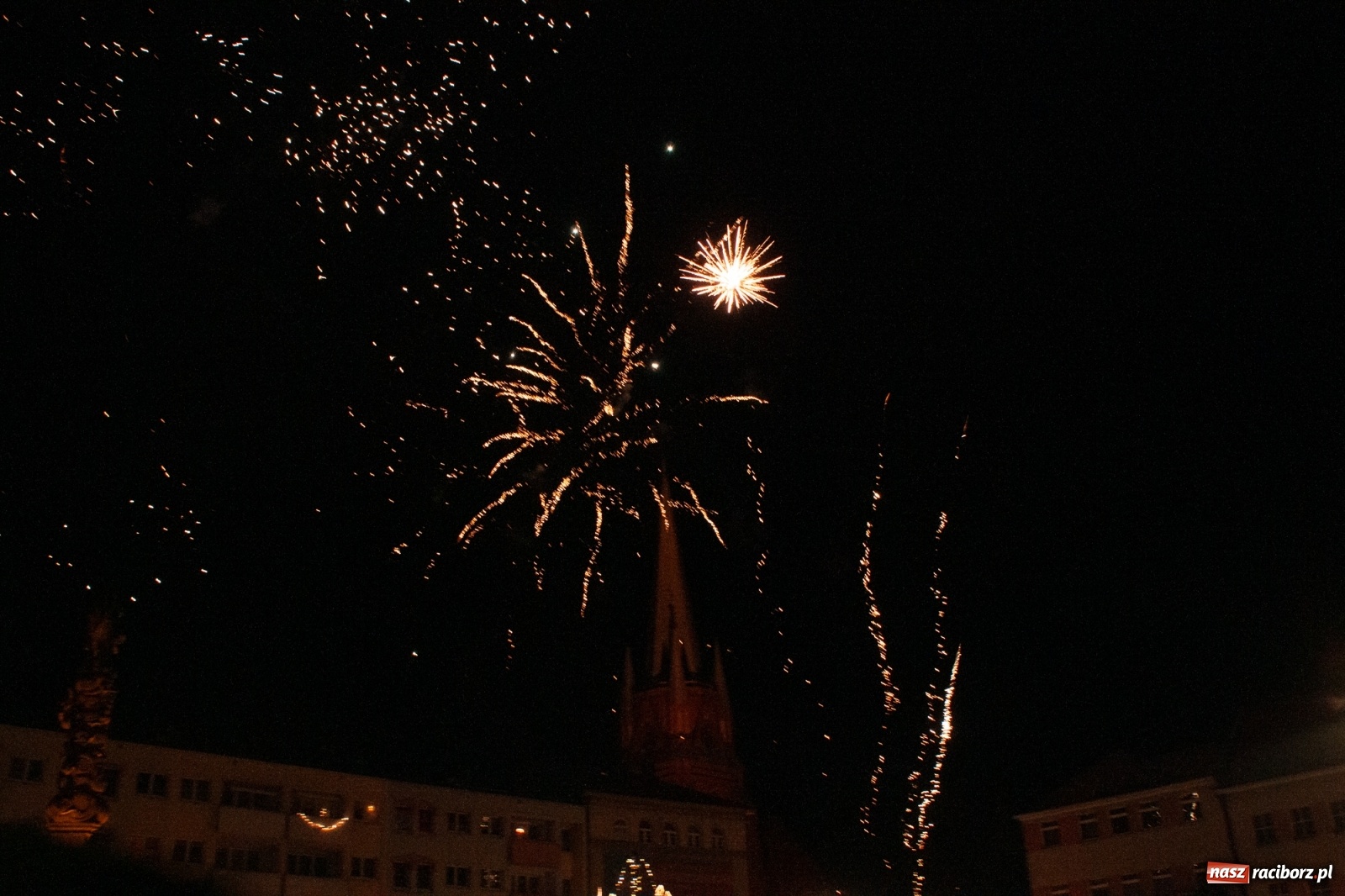 Zdjęcie w galerii na portalu naszraciborz.pl: Racibórz powitał nowy rok 2020 [FOTO i WIDEO] wiadomości z regionu