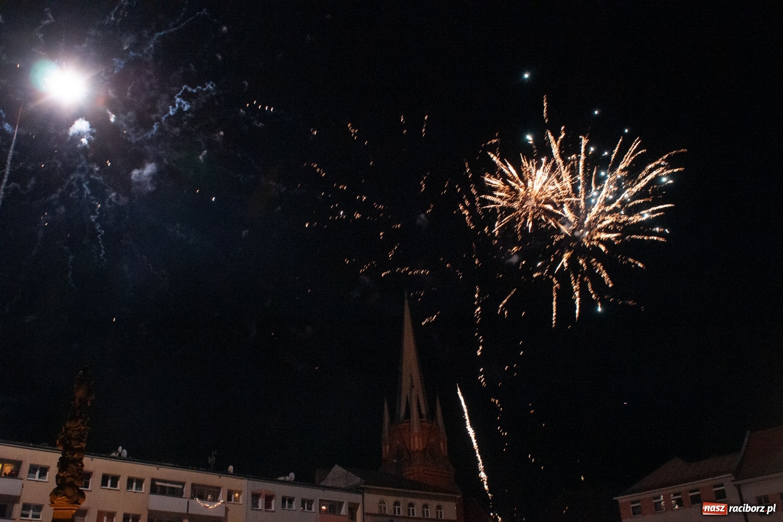 Zdjęcie w galerii na portalu naszraciborz.pl: Racibórz powitał nowy rok 2020 [FOTO i WIDEO] wiadomości z regionu