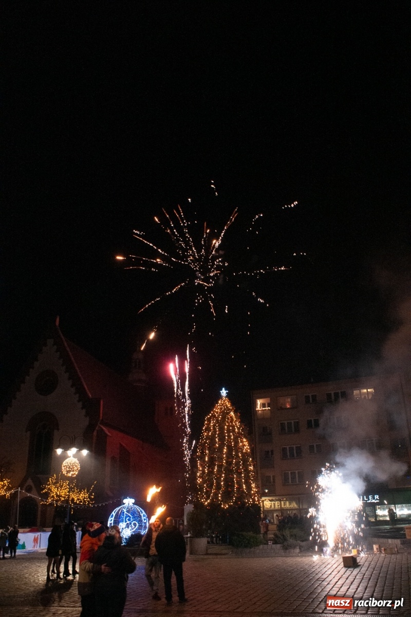 Zdjęcie w galerii na portalu naszraciborz.pl: Racibórz powitał nowy rok 2020 [FOTO i WIDEO] wiadomości z regionu