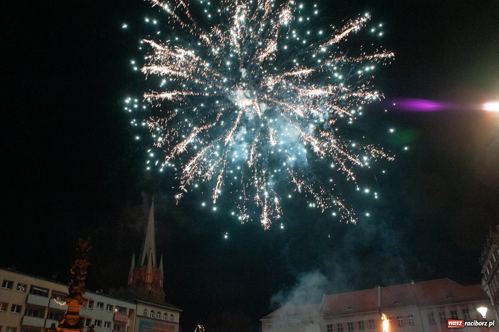 Zdjęcie w galerii na portalu naszraciborz.pl: Racibórz powitał nowy rok 2020 [FOTO i WIDEO] wiadomości z regionu