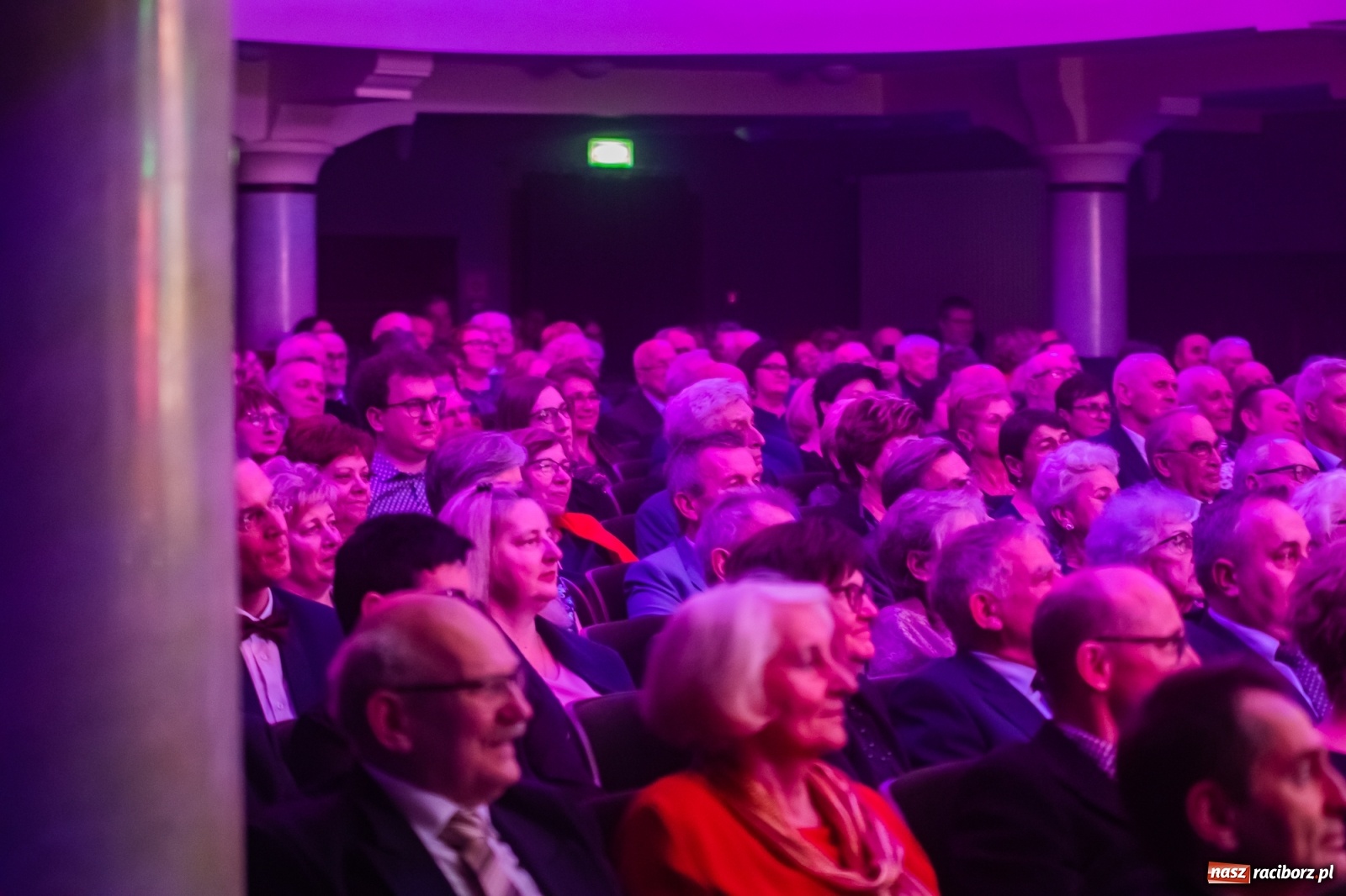 Zdjęcie w galerii na portalu naszraciborz.pl: Klasyka z humorem. Wielka Gala Sylwestrowa w RCK [FOTO i WIDEO] wiadomości z regionu