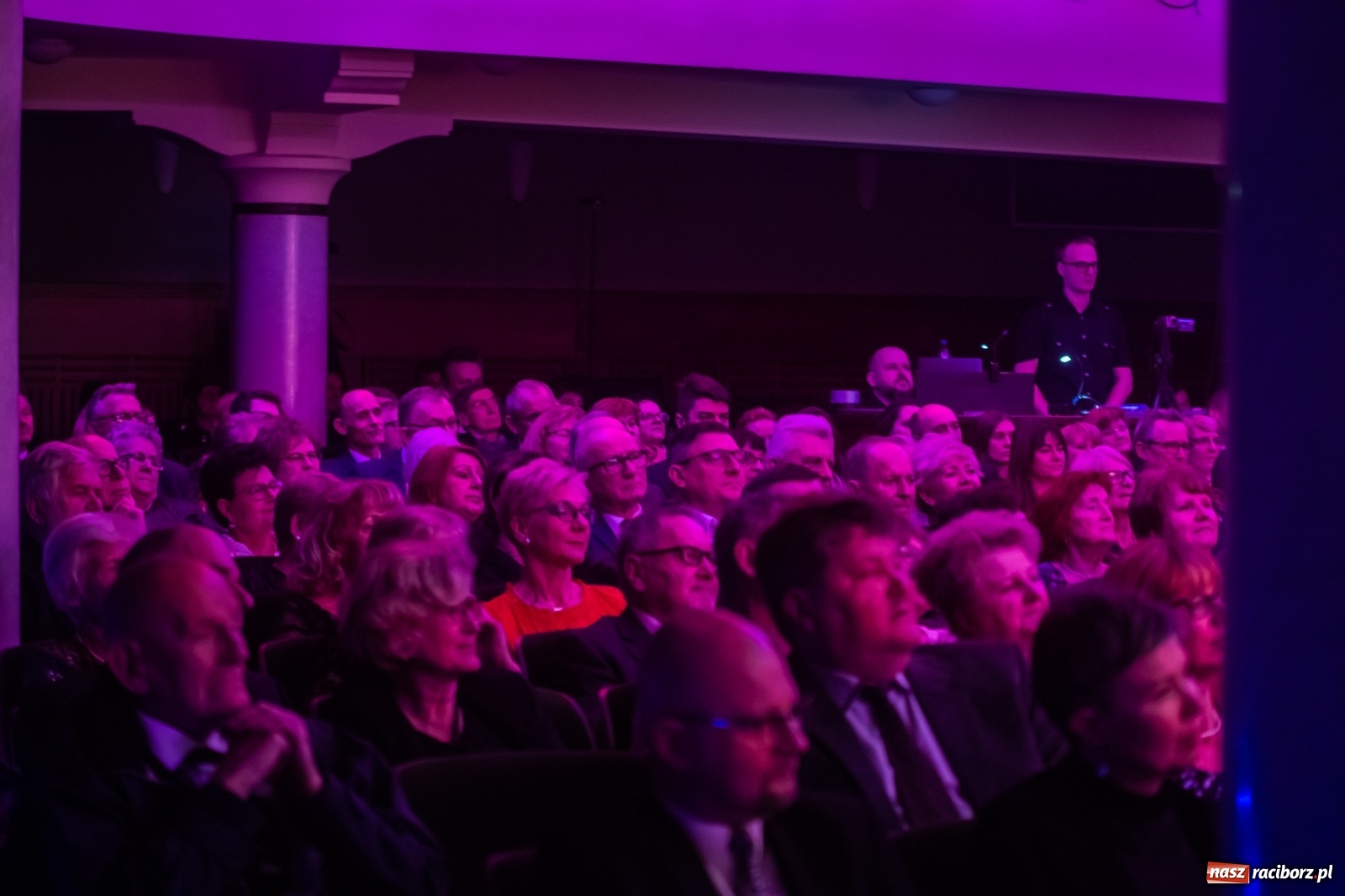 Zdjęcie w galerii na portalu naszraciborz.pl: Klasyka z humorem. Wielka Gala Sylwestrowa w RCK [FOTO i WIDEO] wiadomości z regionu