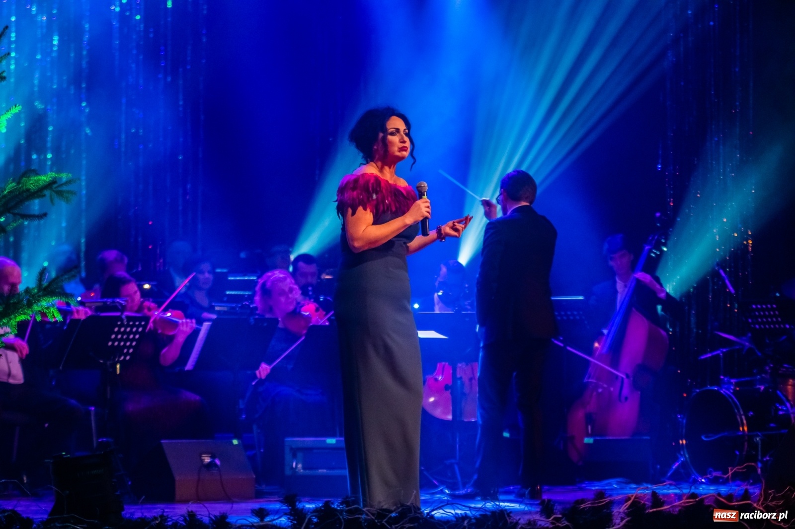 Zdjęcie w galerii na portalu naszraciborz.pl: Klasyka z humorem. Wielka Gala Sylwestrowa w RCK [FOTO i WIDEO] wiadomości z regionu