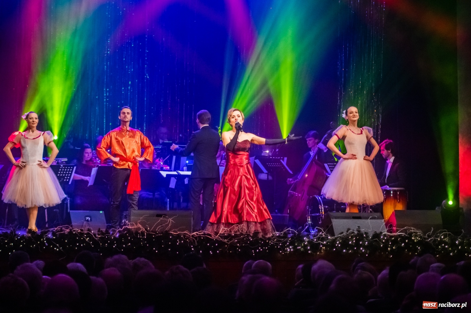 Zdjęcie w galerii na portalu naszraciborz.pl: Klasyka z humorem. Wielka Gala Sylwestrowa w RCK [FOTO i WIDEO] wiadomości z regionu