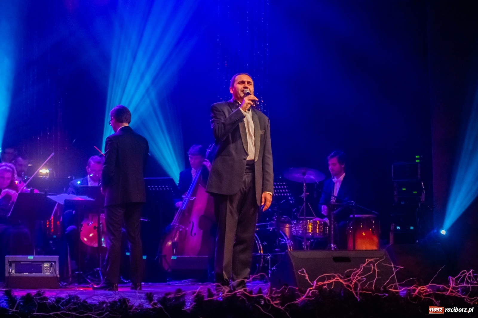 Zdjęcie w galerii na portalu naszraciborz.pl: Klasyka z humorem. Wielka Gala Sylwestrowa w RCK [FOTO i WIDEO] wiadomości z regionu