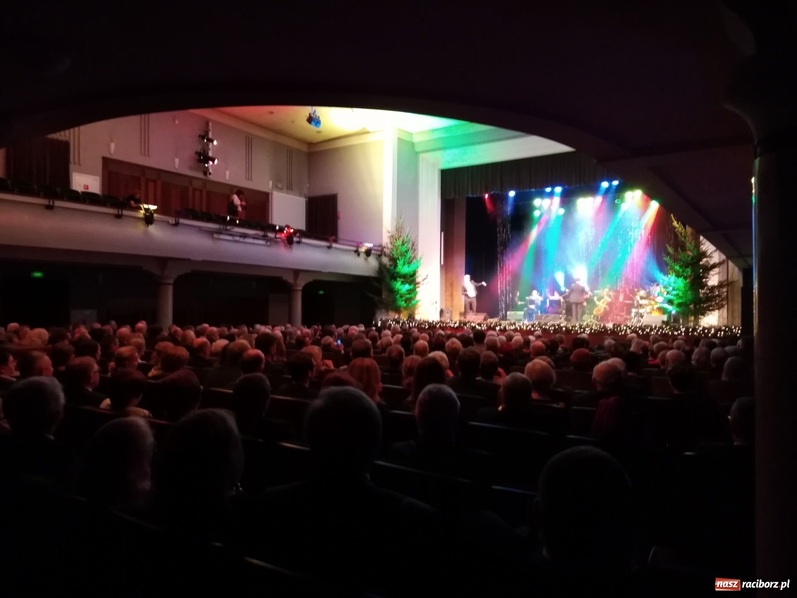 Zdjęcie w galerii na portalu naszraciborz.pl: Klasyka z humorem. Wielka Gala Sylwestrowa w RCK [FOTO i WIDEO] wiadomości z regionu