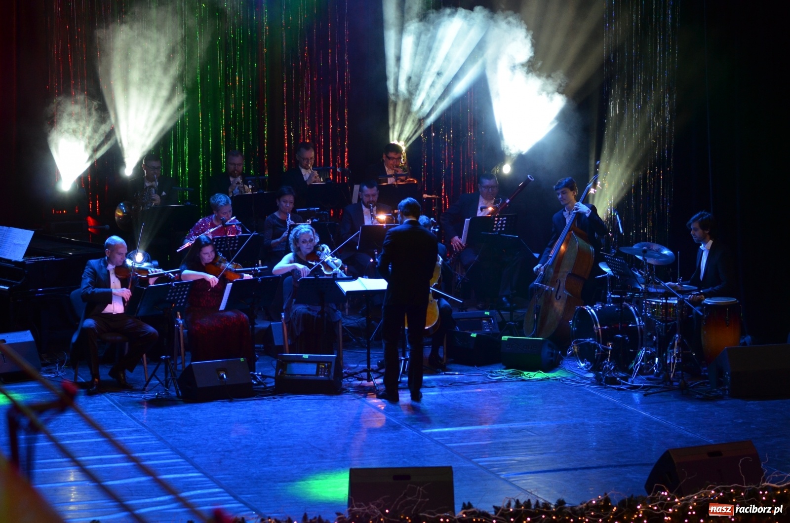 Zdjęcie w galerii na portalu naszraciborz.pl: Klasyka z humorem. Wielka Gala Sylwestrowa w RCK [FOTO i WIDEO] wiadomości z regionu