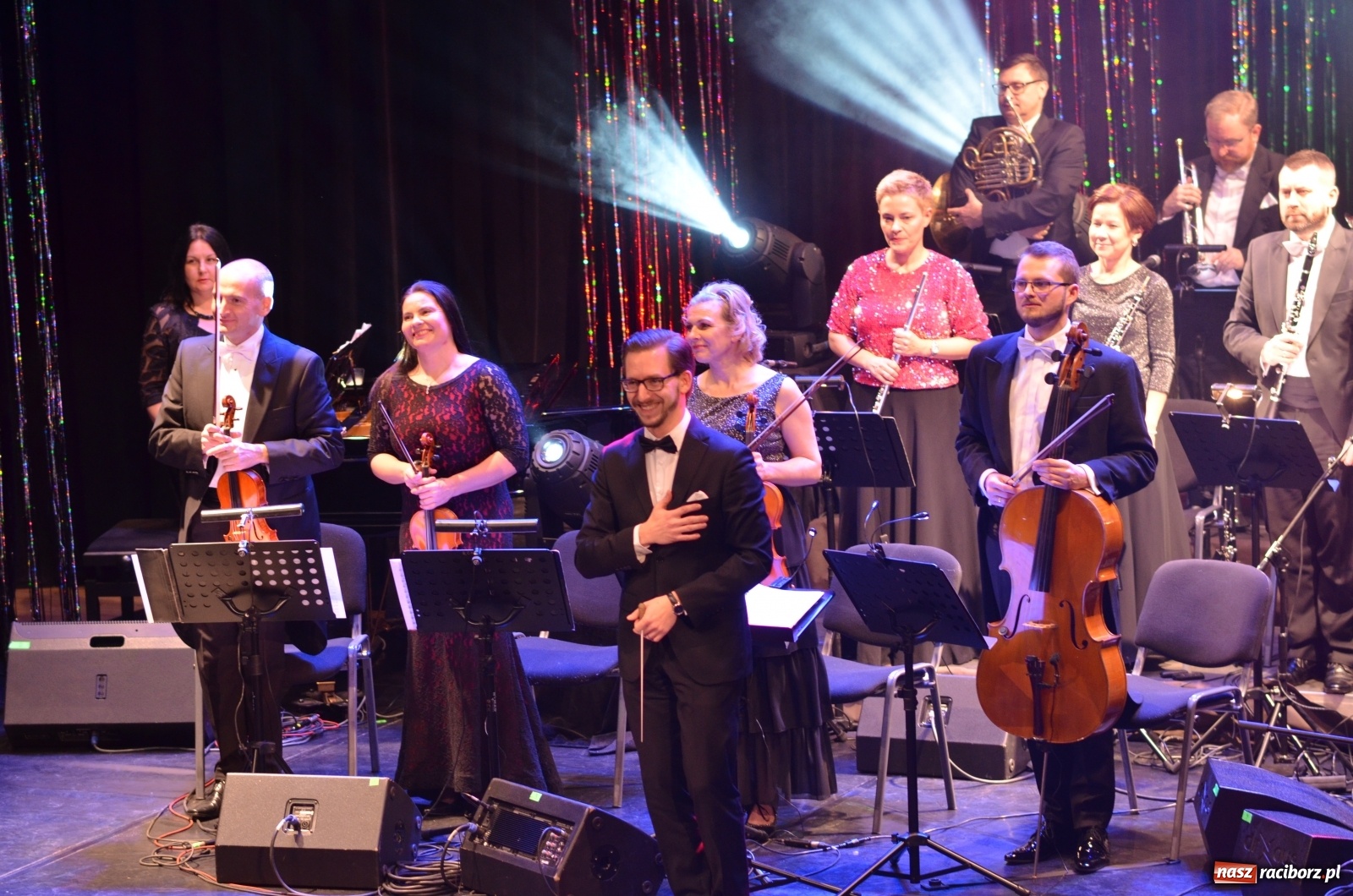 Zdjęcie w galerii na portalu naszraciborz.pl: Klasyka z humorem. Wielka Gala Sylwestrowa w RCK [FOTO i WIDEO] wiadomości z regionu