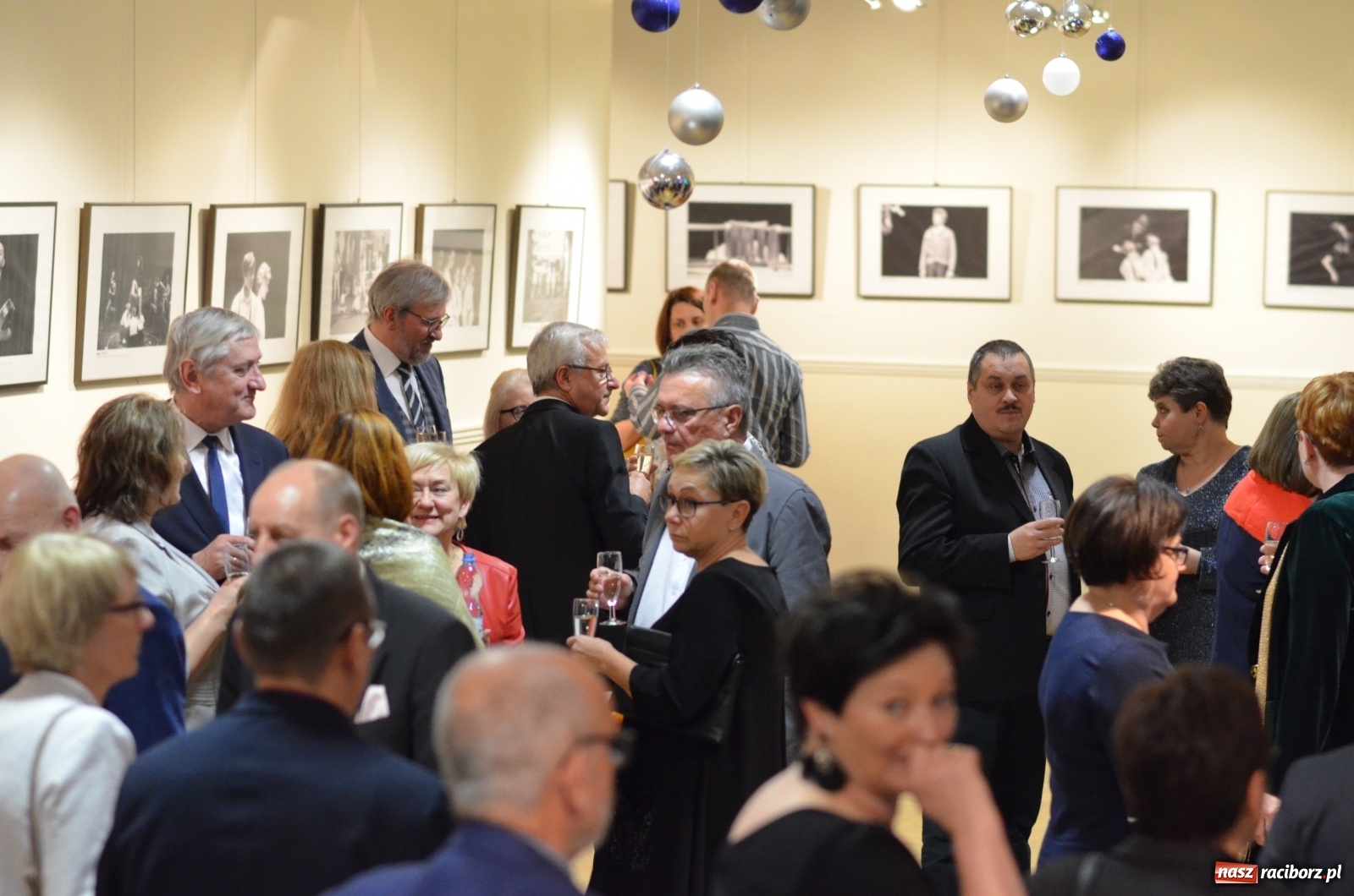 Zdjęcie w galerii na portalu naszraciborz.pl: Klasyka z humorem. Wielka Gala Sylwestrowa w RCK [FOTO i WIDEO] wiadomości z regionu