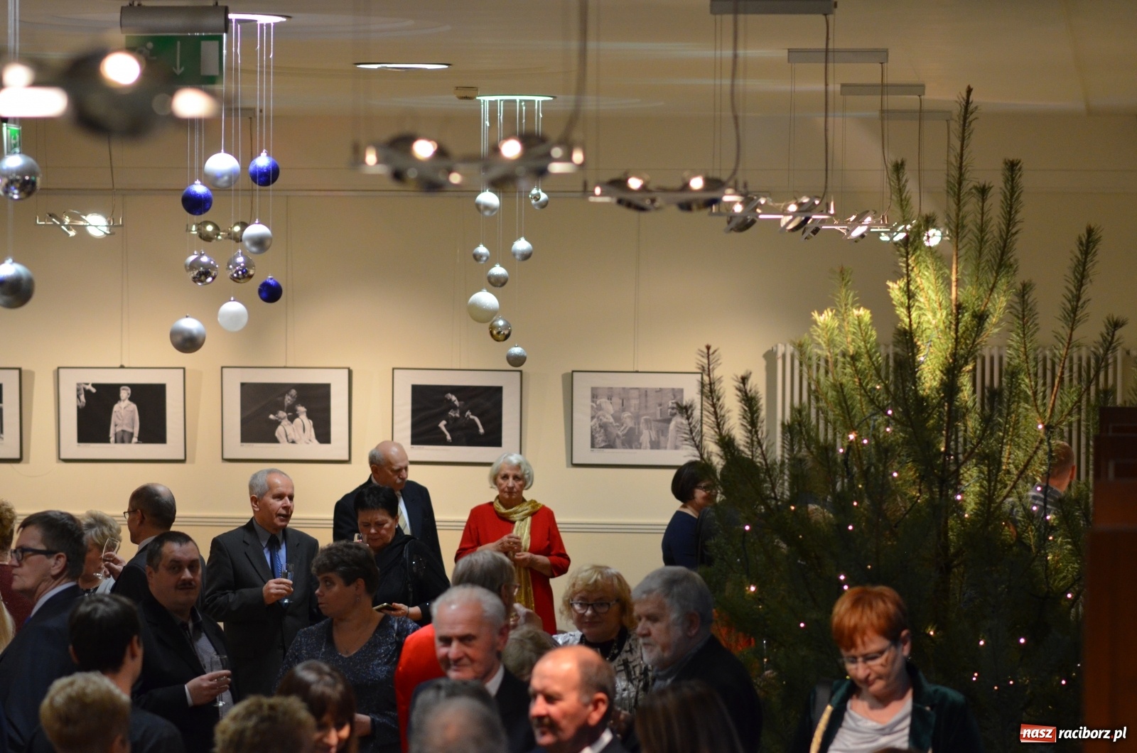 Zdjęcie w galerii na portalu naszraciborz.pl: Klasyka z humorem. Wielka Gala Sylwestrowa w RCK [FOTO i WIDEO] wiadomości z regionu