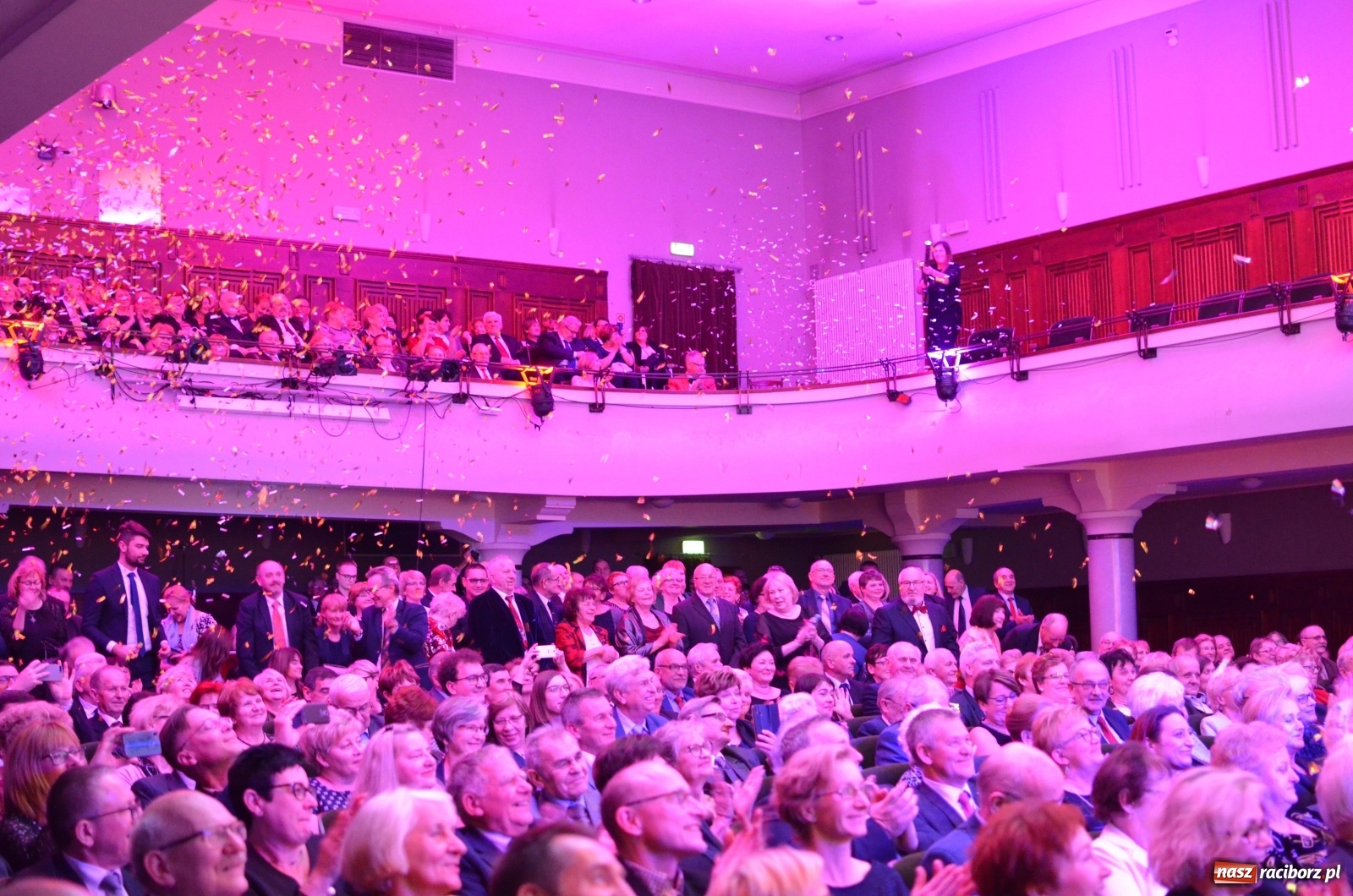 Zdjęcie w galerii na portalu naszraciborz.pl: Klasyka z humorem. Wielka Gala Sylwestrowa w RCK [FOTO i WIDEO] wiadomości z regionu