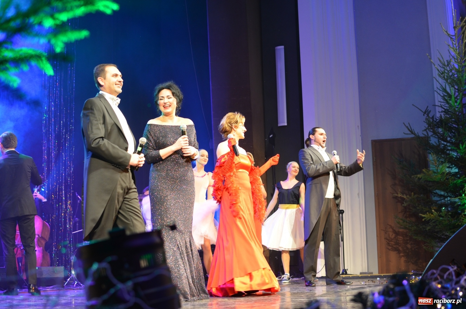 Zdjęcie w galerii na portalu naszraciborz.pl: Klasyka z humorem. Wielka Gala Sylwestrowa w RCK [FOTO i WIDEO] wiadomości z regionu