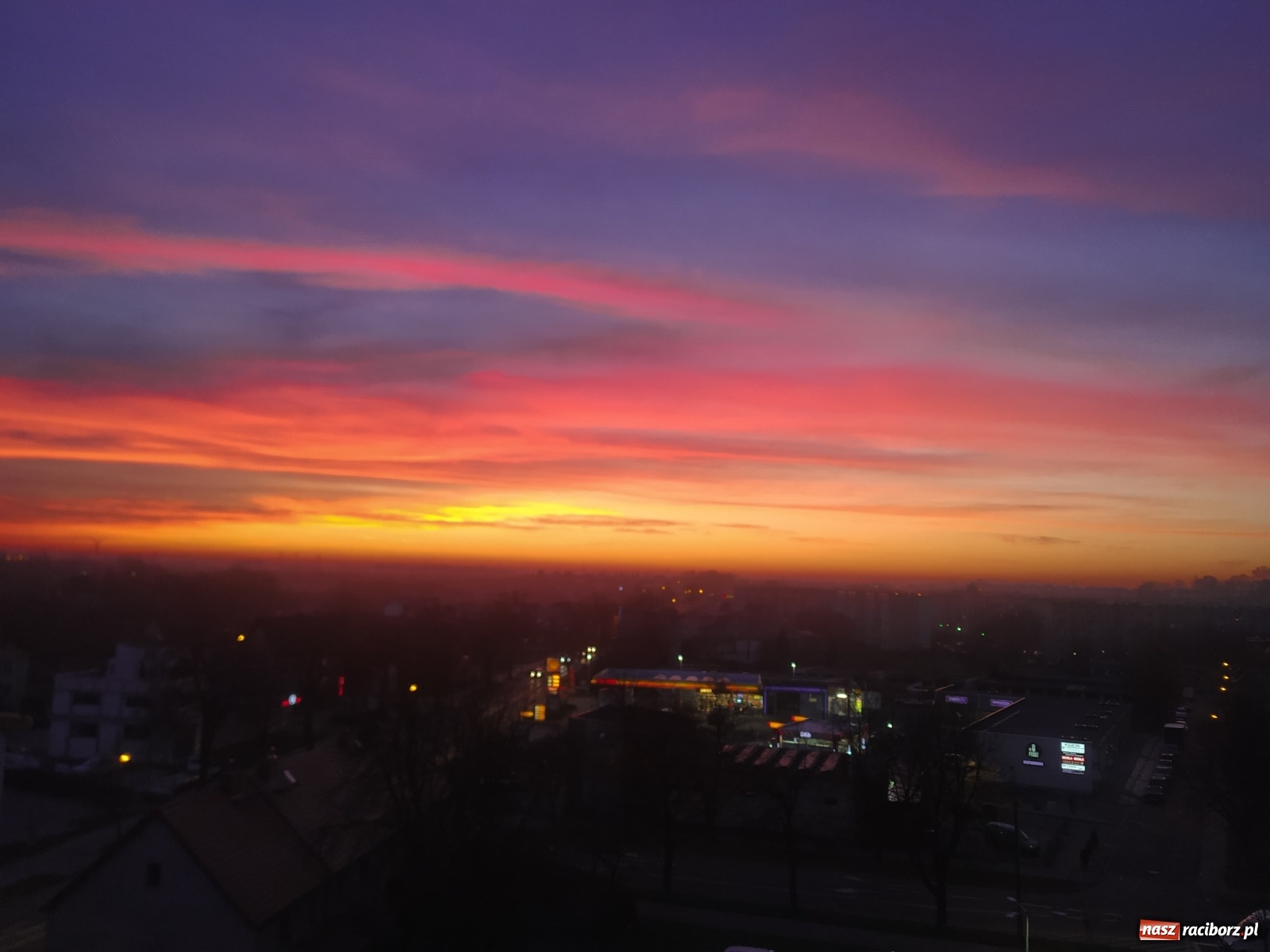 Zdjęcie w galerii na portalu naszraciborz.pl: Noworoczne niebo nad Raciborzem [FOTO i WIDEO]  wiadomości z regionu