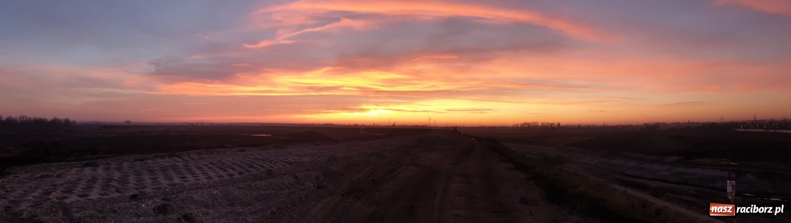 Zdjęcie w galerii na portalu naszraciborz.pl: Noworoczne niebo nad Raciborzem [FOTO i WIDEO]  wiadomości z regionu