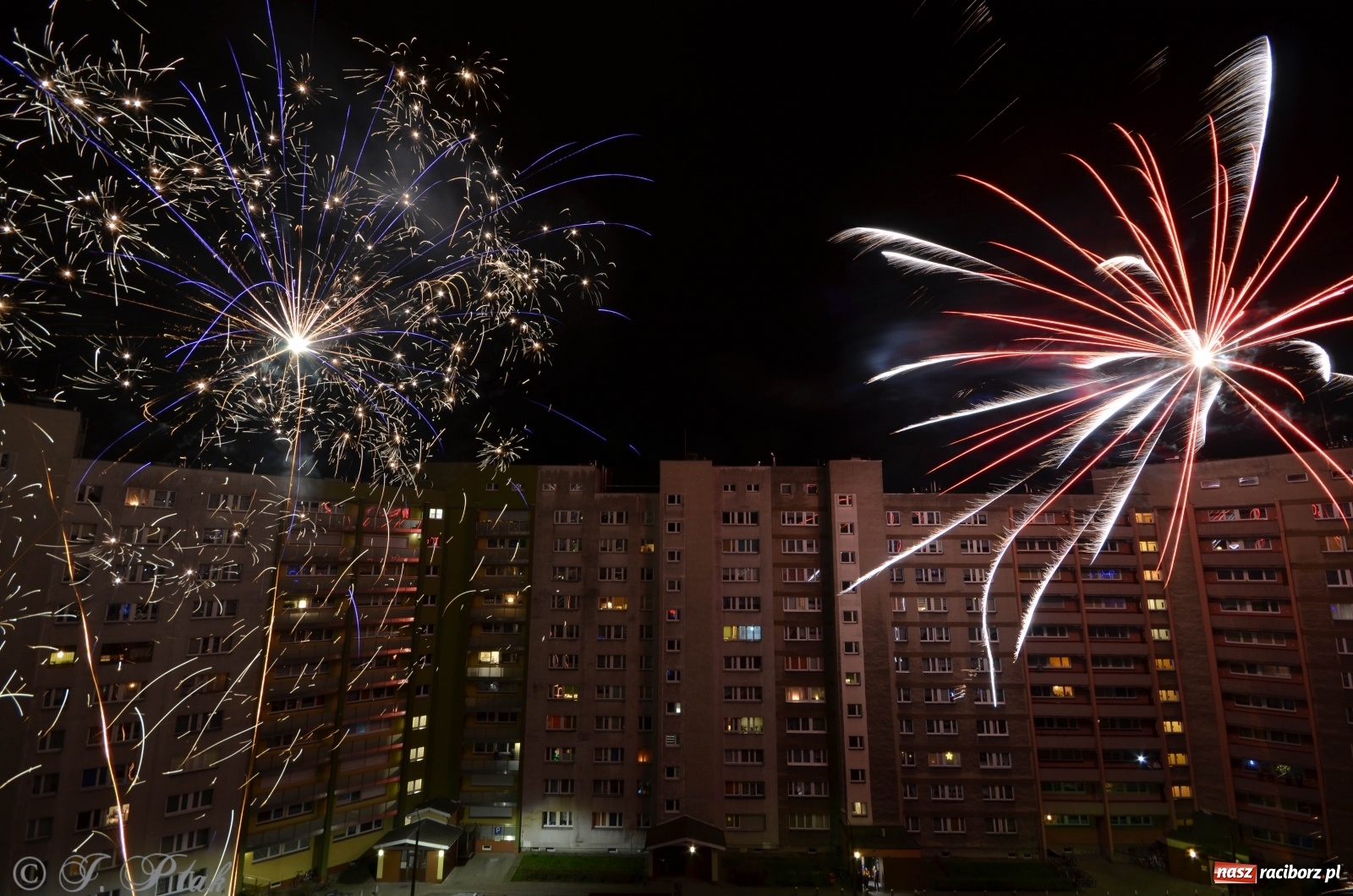 Zdjęcie w galerii na portalu naszraciborz.pl: Noworoczne niebo nad Raciborzem [FOTO i WIDEO]  wiadomości z regionu