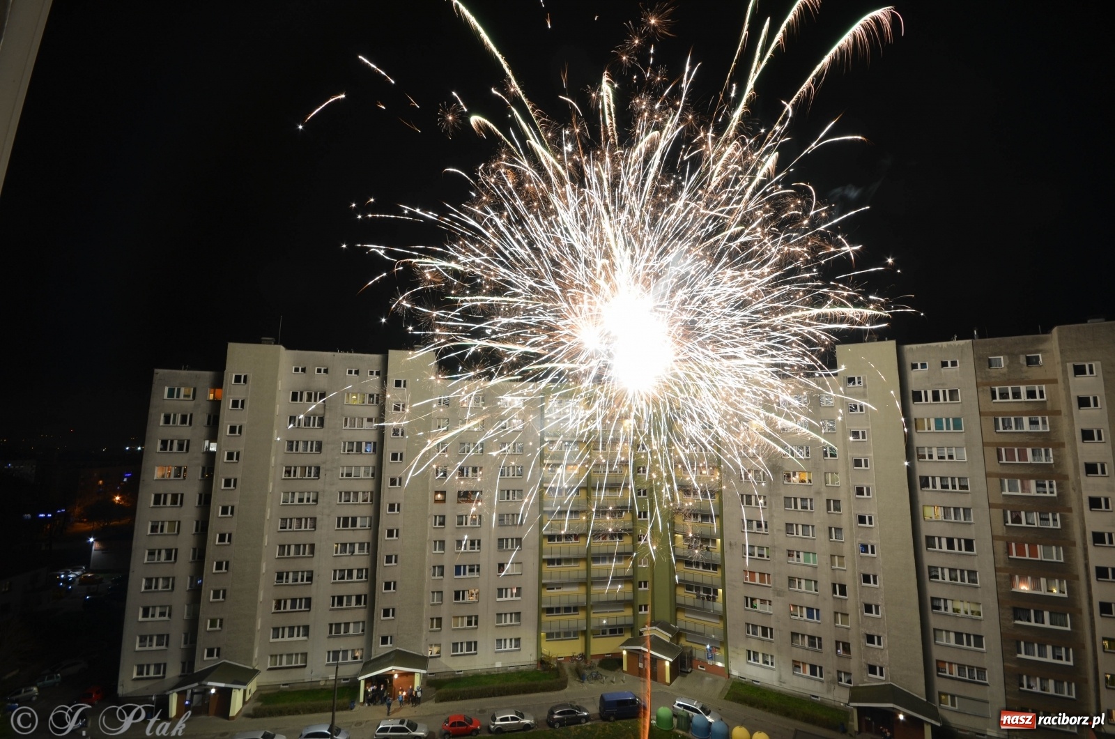 Zdjęcie w galerii na portalu naszraciborz.pl: Noworoczne niebo nad Raciborzem [FOTO i WIDEO]  wiadomości z regionu