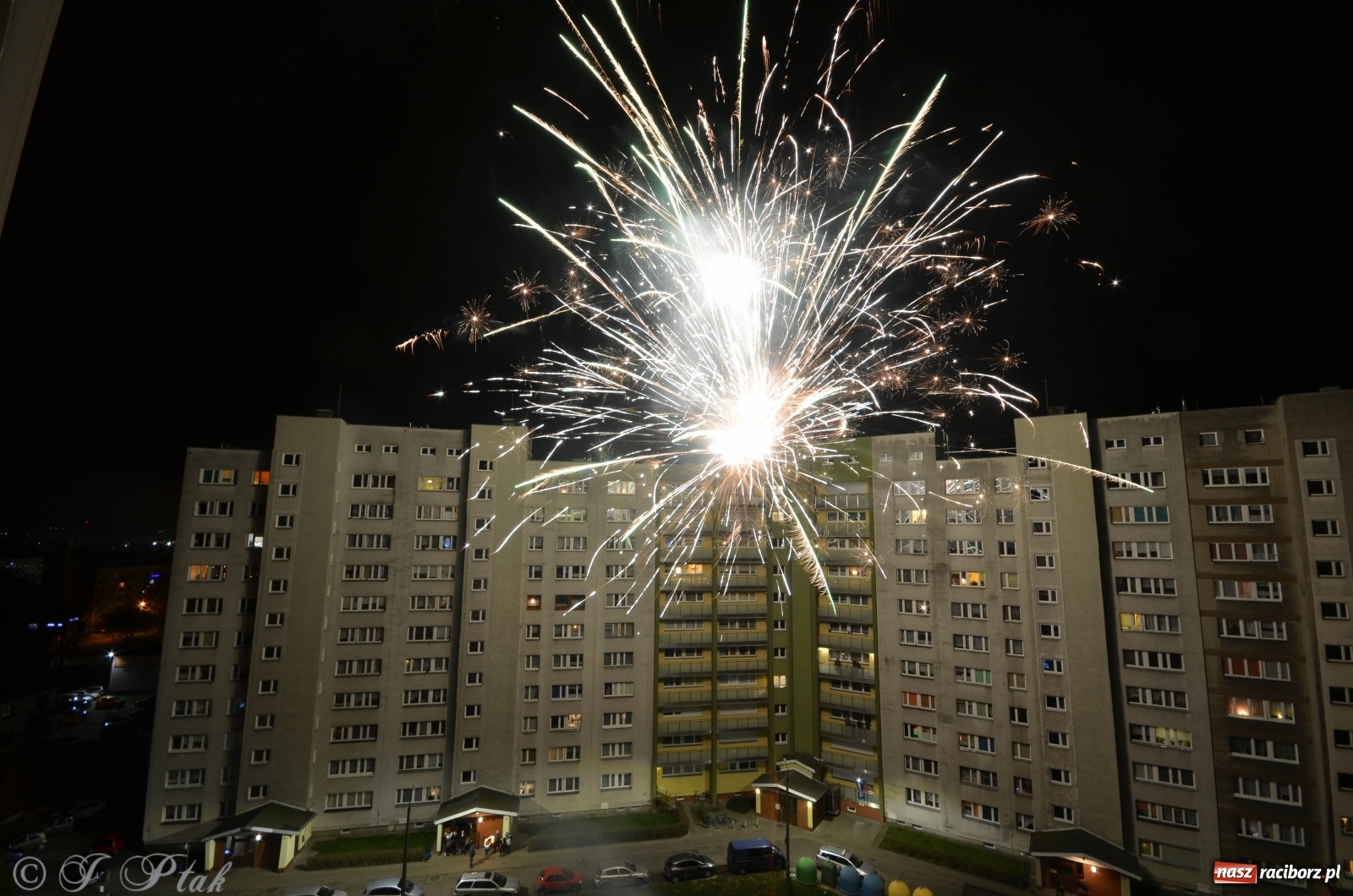 Zdjęcie w galerii na portalu naszraciborz.pl: Noworoczne niebo nad Raciborzem [FOTO i WIDEO]  wiadomości z regionu